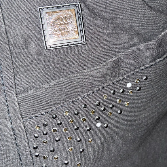 Women Equiline black riding breeches with full seat grip. Size IT 42. - Picture 4 of 8